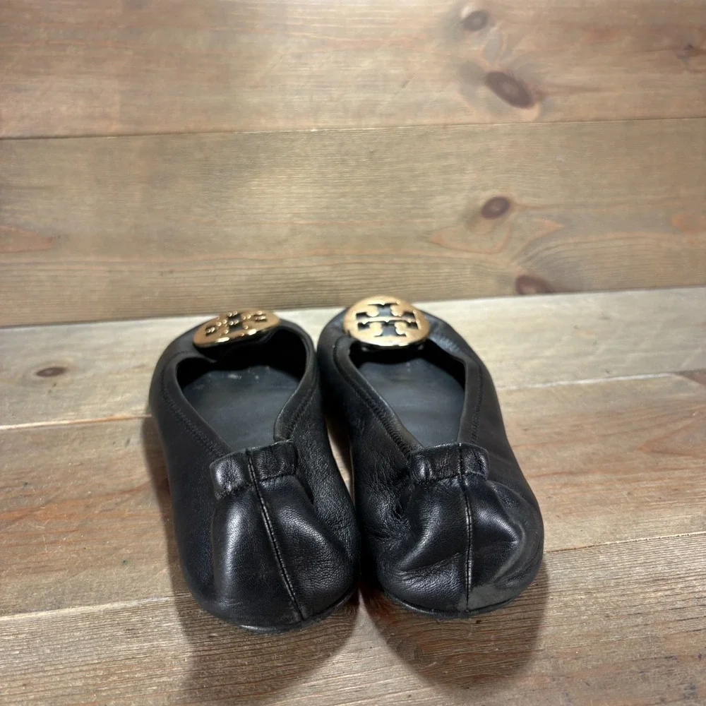 Tory Burch Minnie Womens size 9 shoes Black Leather Gold Logo Ballet flats